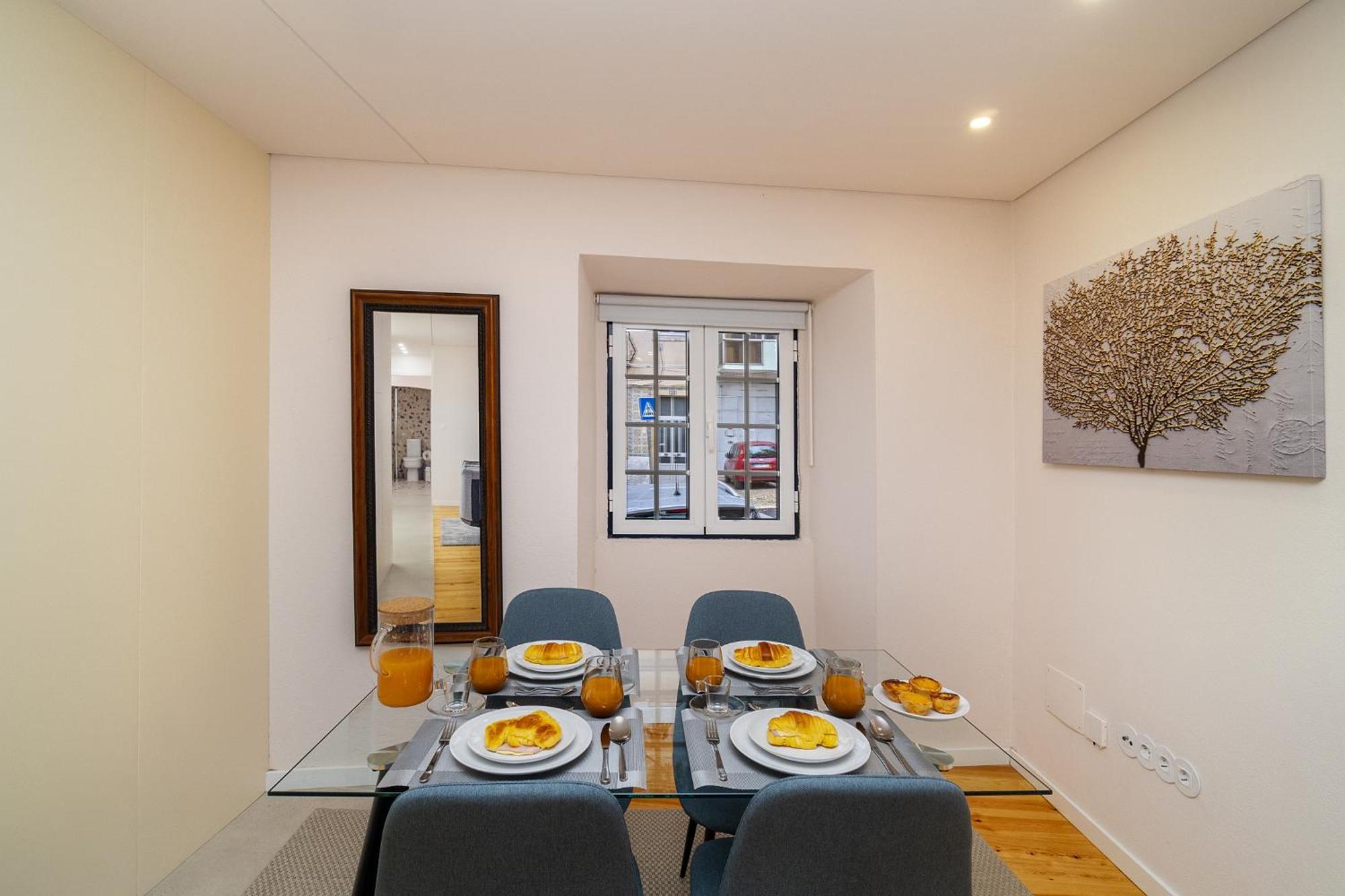 Apartment Whome Charming Getaway Near Campo Ourique *
